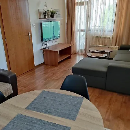 Family 2 Bed In Lejlighed